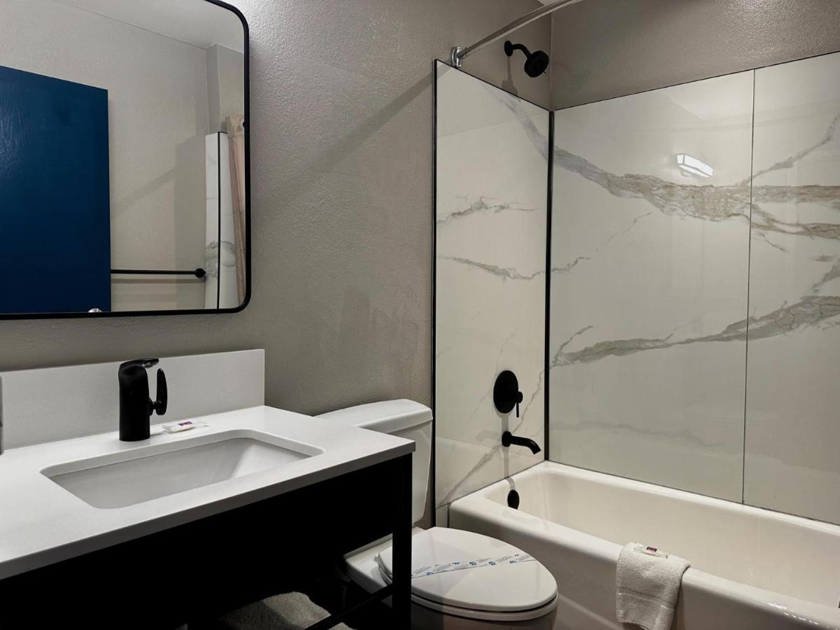 Motel 6 Indianapolis Carmel Екстер'єр фото