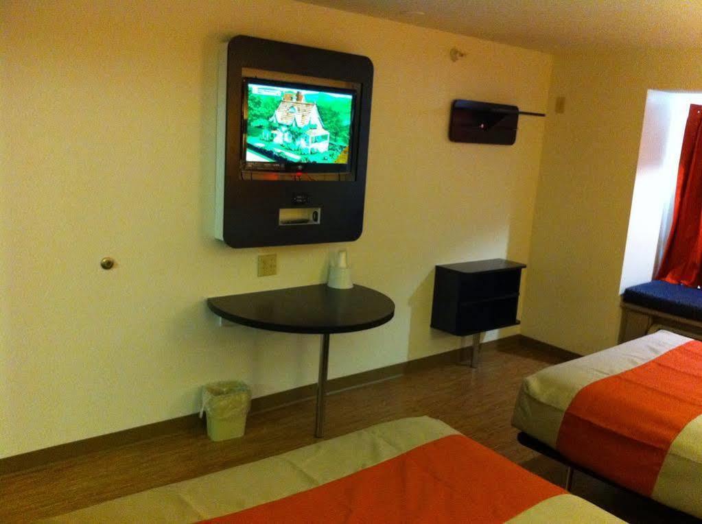 Motel 6 Indianapolis Carmel Екстер'єр фото